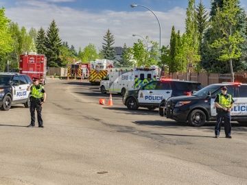 Police, fire service and paramedic vehicles 