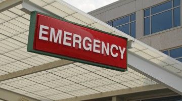 A hospital emergency sign