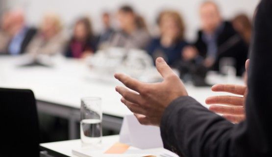 presentation_hand_audience Thumbnail